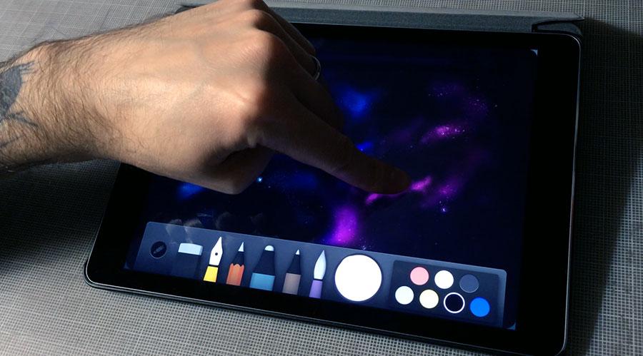 tap and hold with the fountain pen to create a large dot